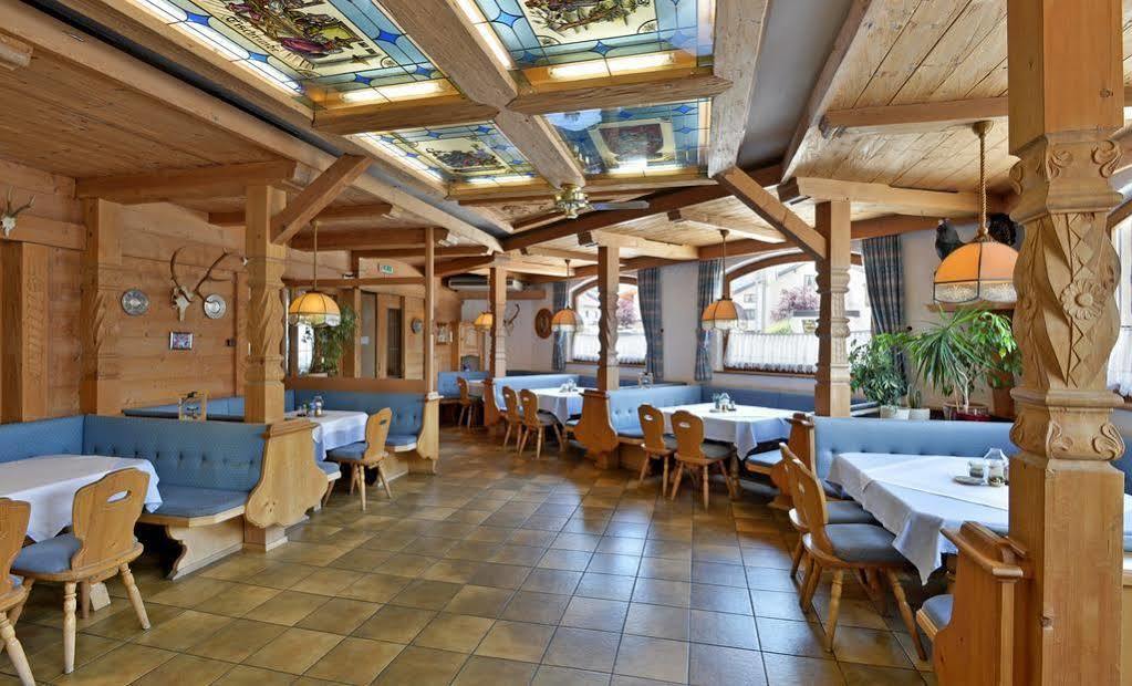 Hotel Restaurant Gradlwirt Niederndorf  エクステリア 写真