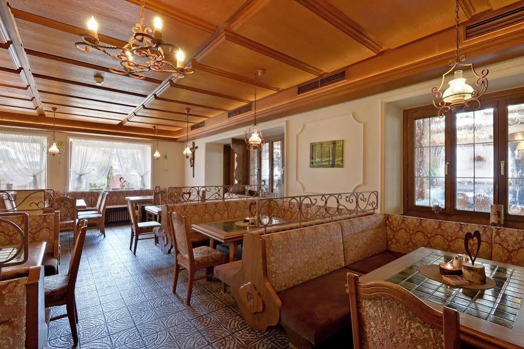 Hotel Restaurant Gradlwirt Niederndorf  エクステリア 写真