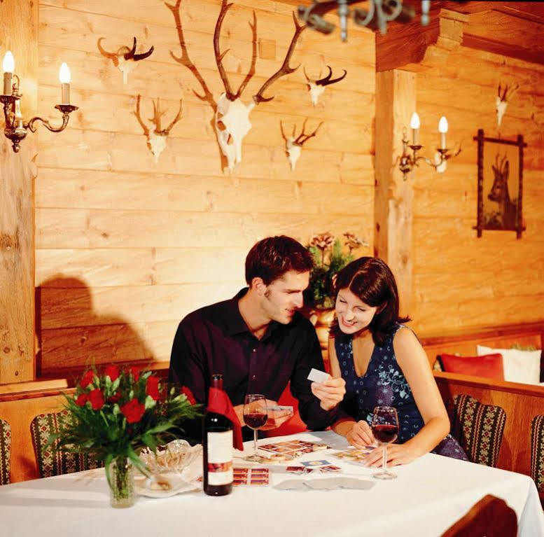 Hotel Restaurant Gradlwirt Niederndorf  エクステリア 写真