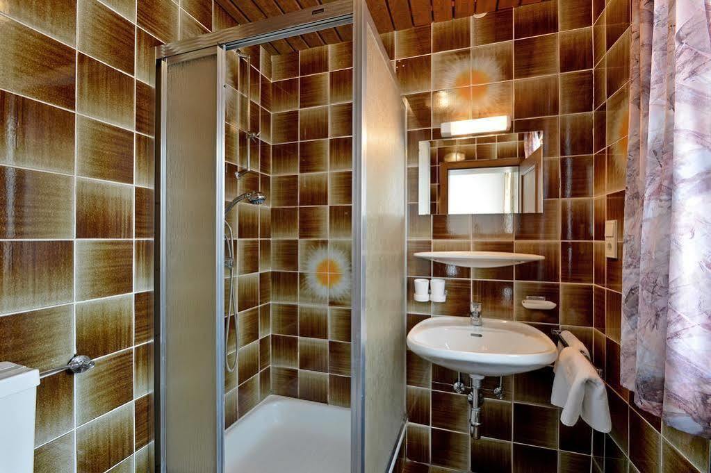 Hotel Restaurant Gradlwirt Niederndorf  エクステリア 写真