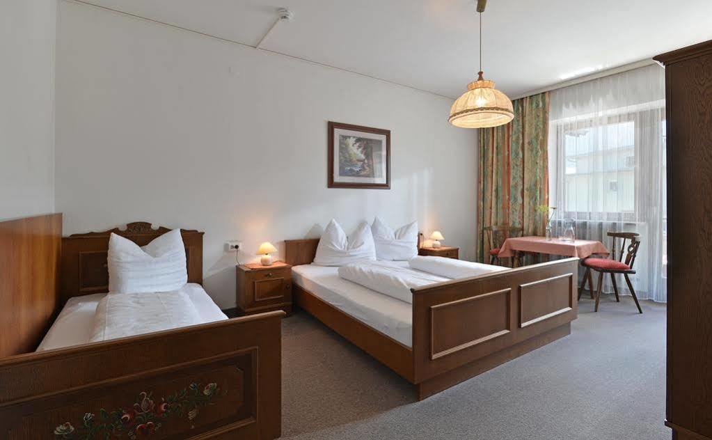 Hotel Restaurant Gradlwirt Niederndorf  エクステリア 写真