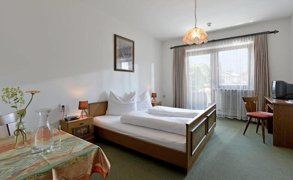 Hotel Restaurant Gradlwirt Niederndorf  エクステリア 写真