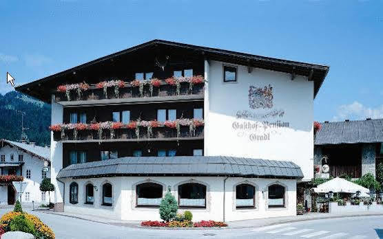 Hotel Restaurant Gradlwirt Niederndorf  エクステリア 写真
