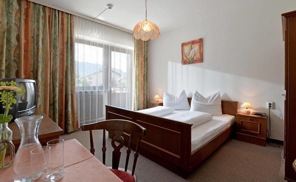 Hotel Restaurant Gradlwirt Niederndorf  エクステリア 写真