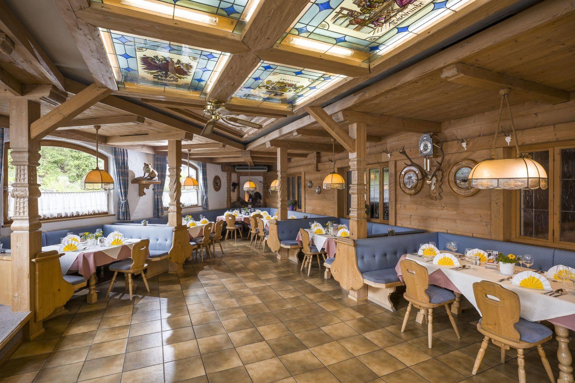 Hotel Restaurant Gradlwirt Niederndorf  エクステリア 写真