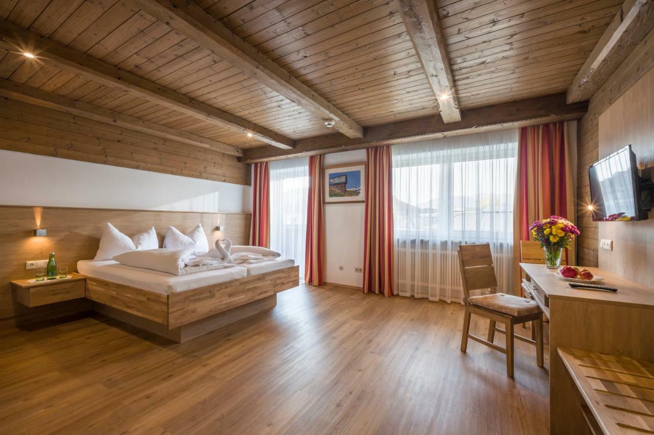 Hotel Restaurant Gradlwirt Niederndorf  エクステリア 写真